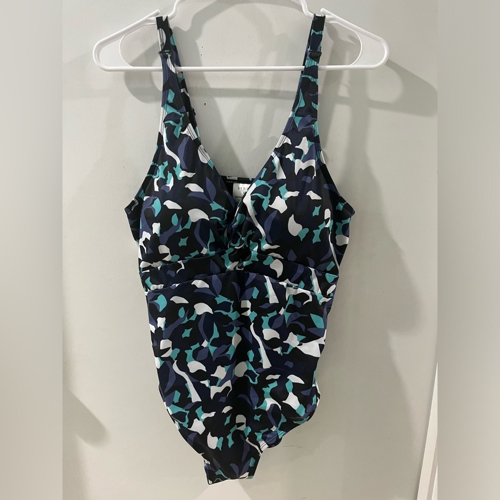 Serra Women’s One-Piece Swimsuit size XL, new!